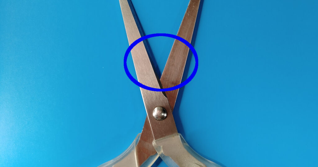 normal scissors edge